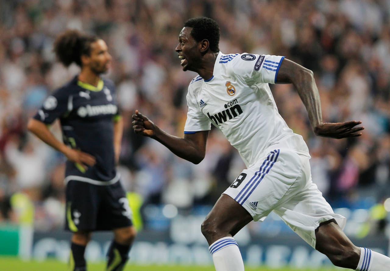 Emanuel Adebayor - Prestado desde el Manchester City, el delantero togolés jugó seis meses en el Madrid, marcó ocho goles y logró la Copa del Rey.