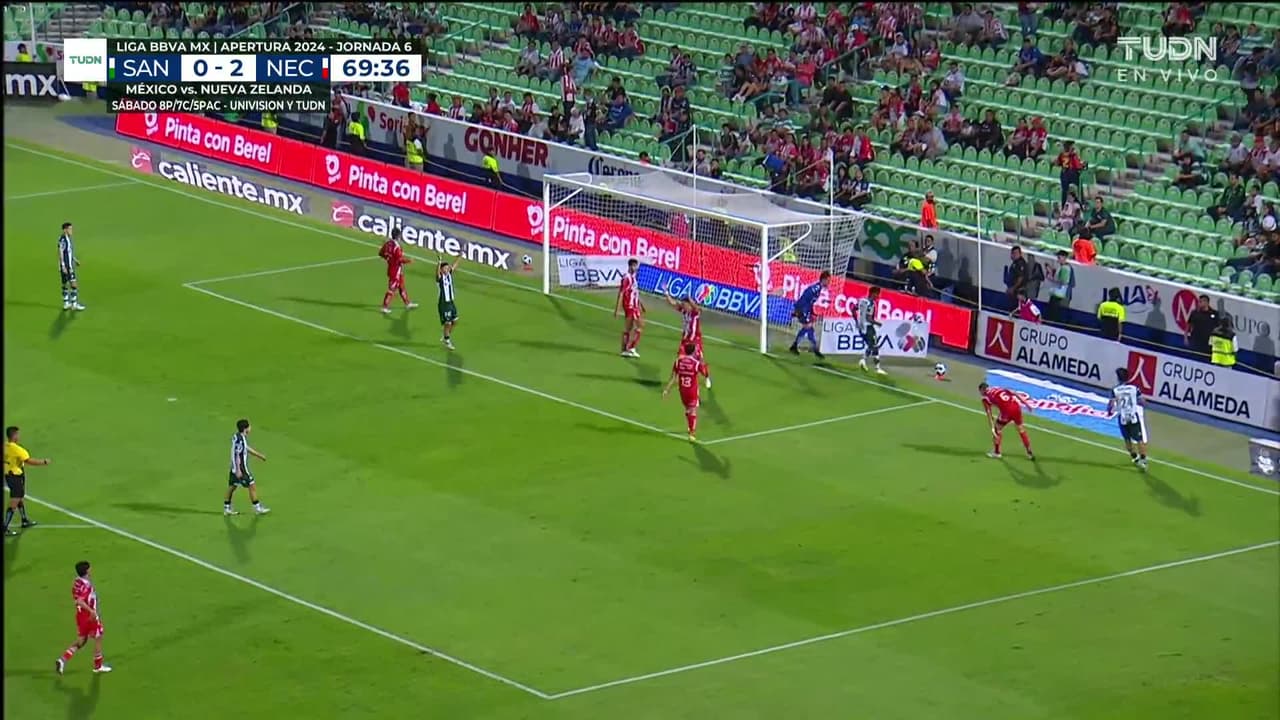 ¡TIRO ATAJADO! disparo por Diego Medina.