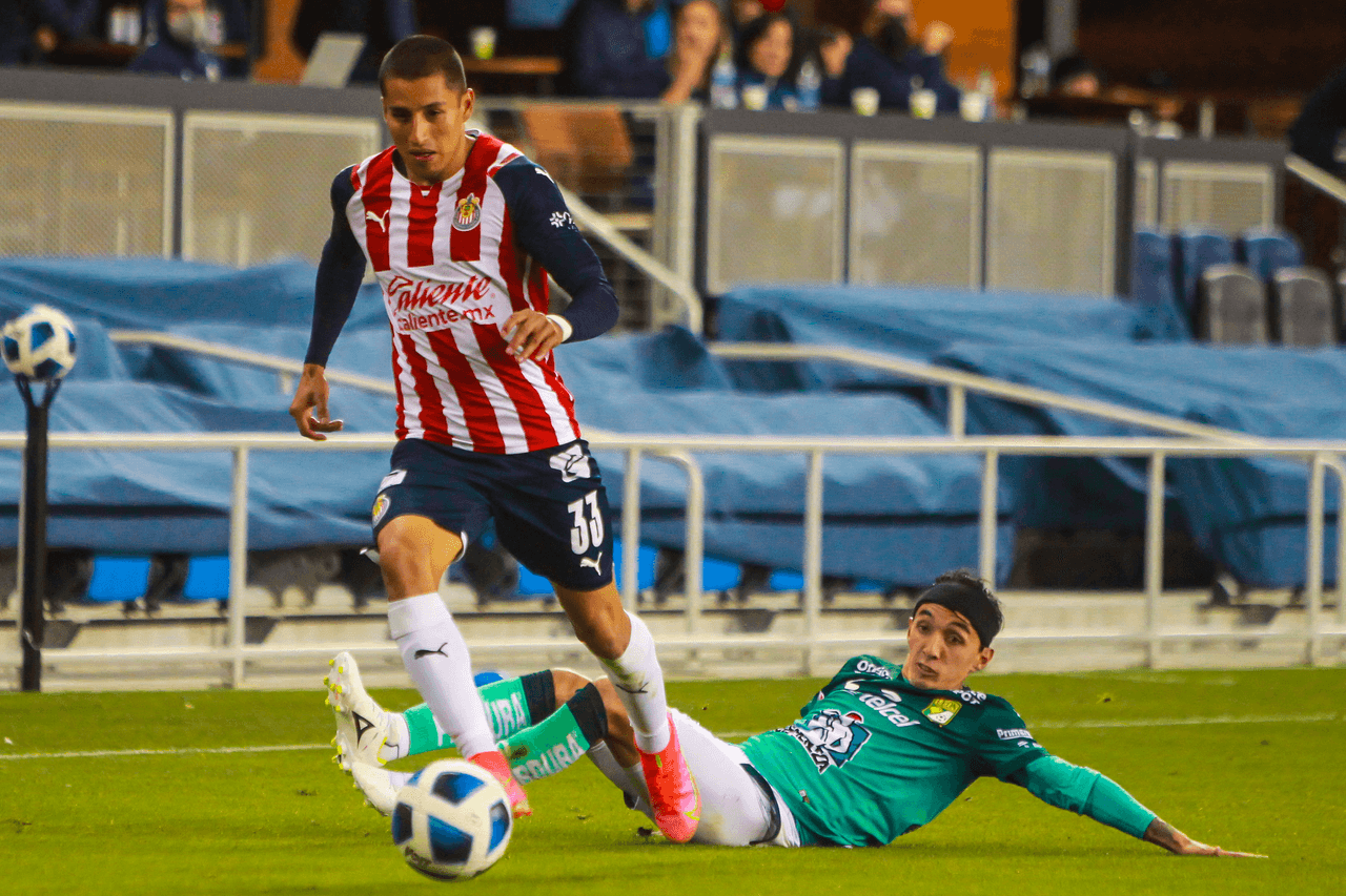 El ataque de las Chivas despertó y golearon al León en un duelo amistoso que dejó buenas sensaciones para el regreso a la Liga MX.