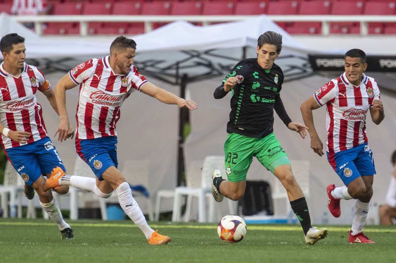 Chivas y Santos dividieron unidades en el encuentro de la Jornada 13