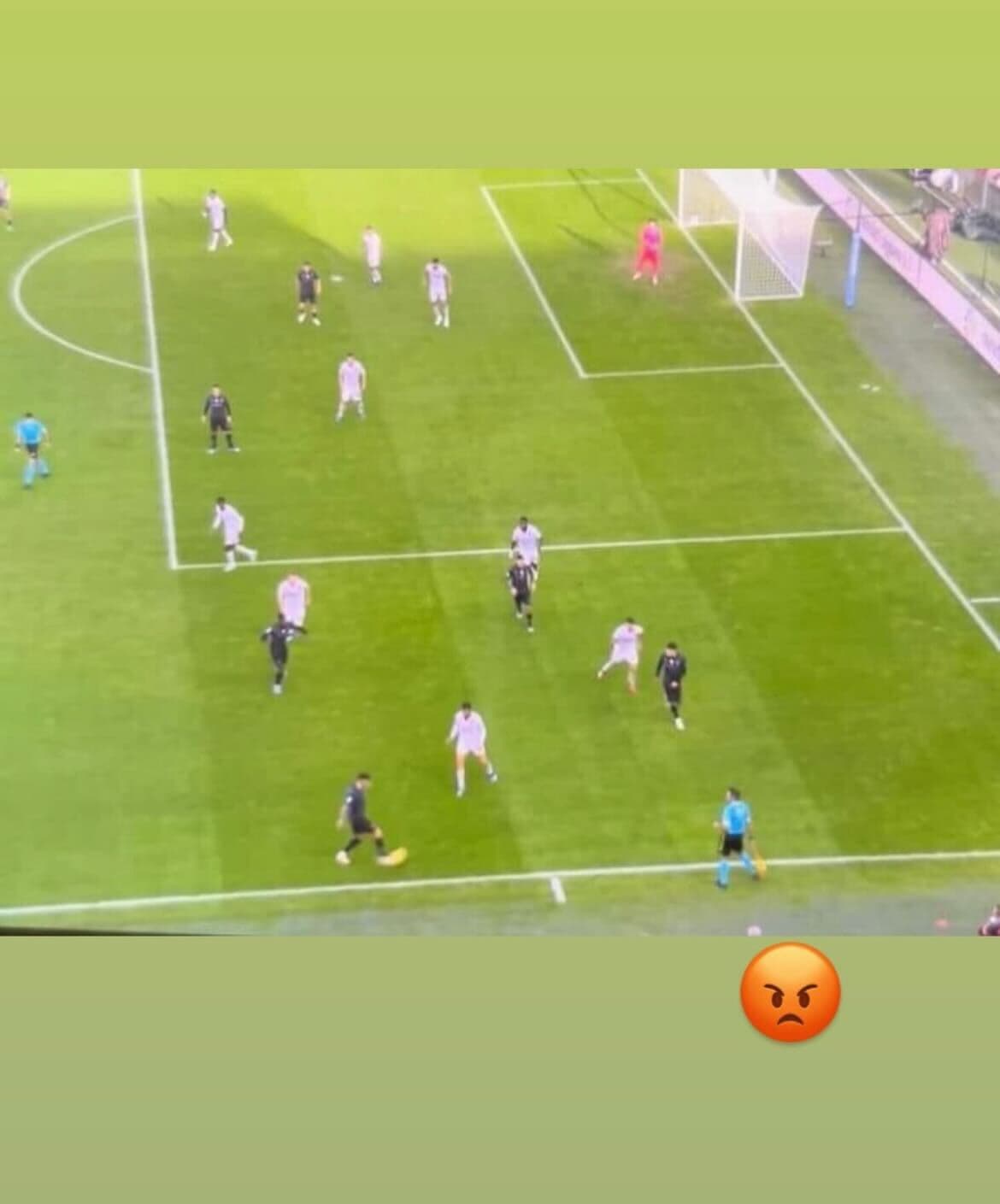Esta fue la imagen que posteó Ochoa tras perder ante Napoli.