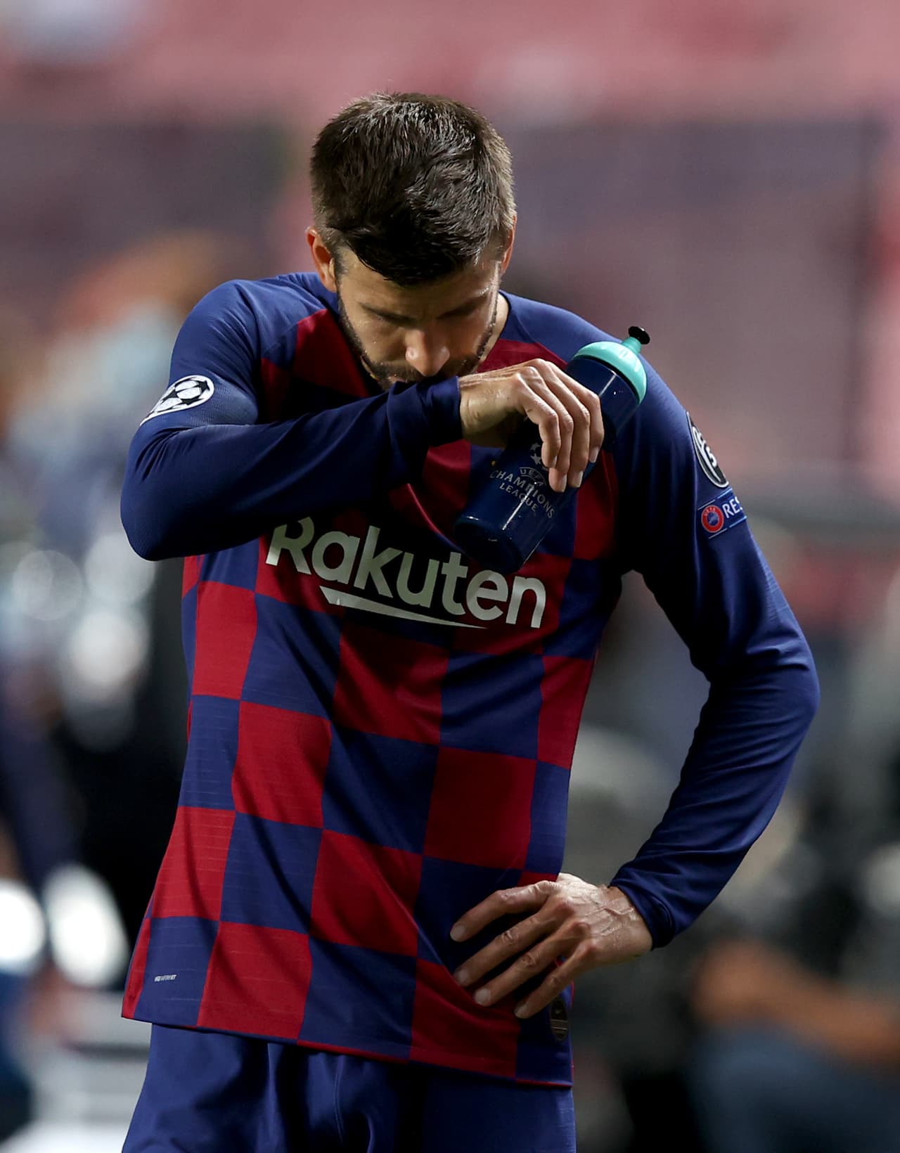 Piqué: "Es una vergüenza, si me tengo que ir, me voy"