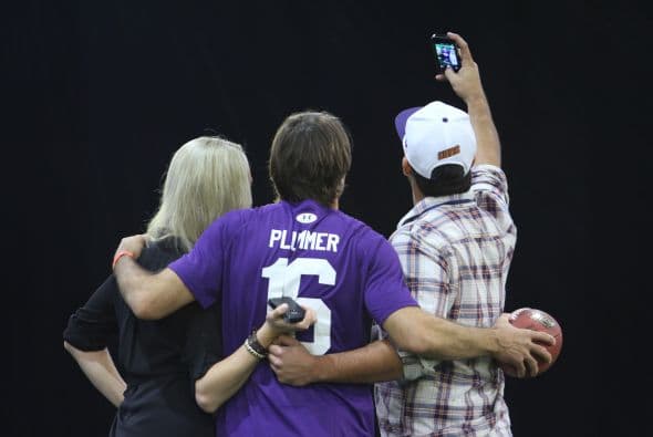La Conferencia Nacional se impuso a la Conferencia Americana en el Tazón Latino IX y Hristo Stoichkov, para sorpresa de todos, fue reconocido como el MVP del juego, disfruta aquí de las mejores imágenes (Foto: Mario Castillo).