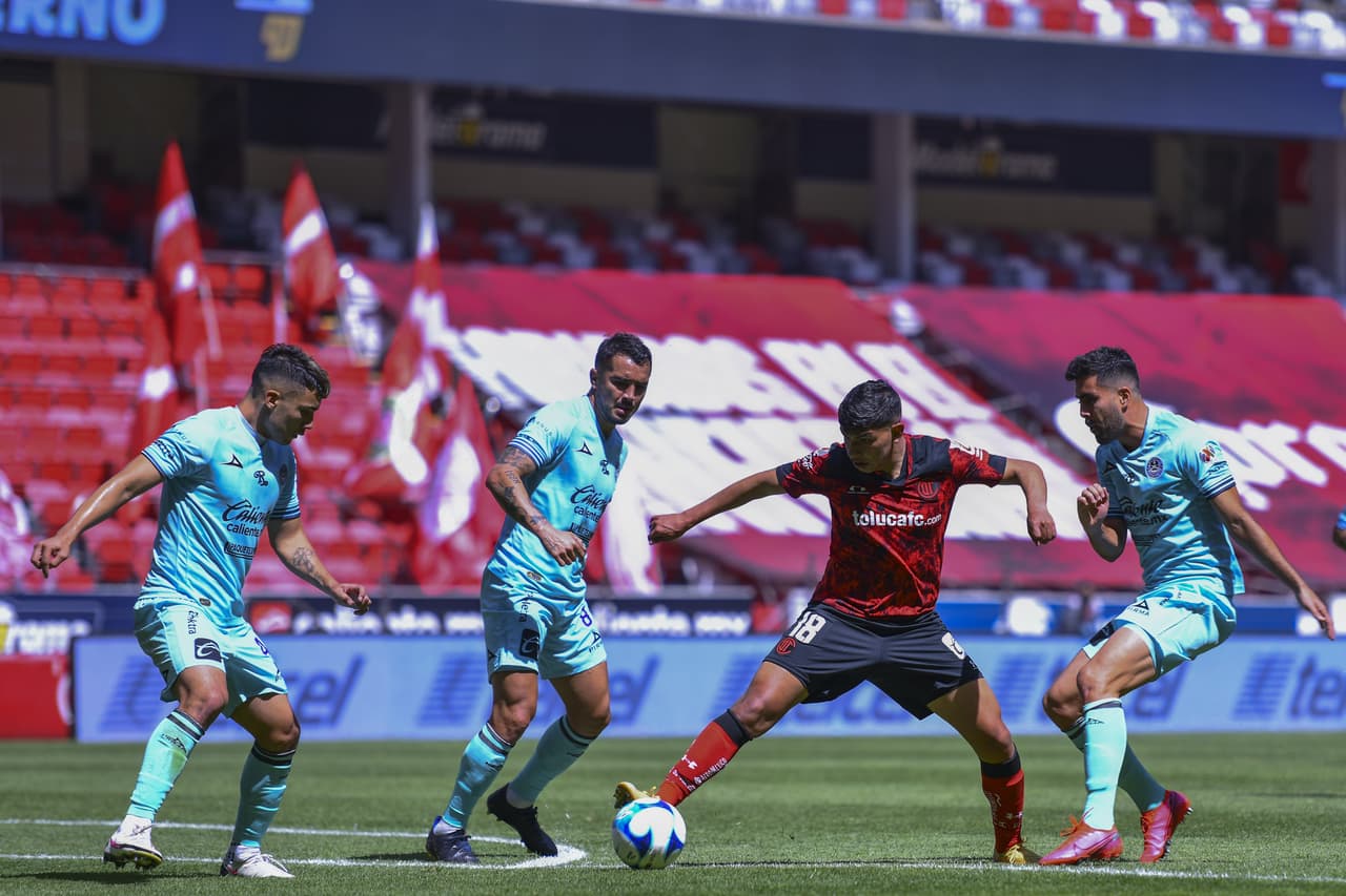 Toluca derrota a Mazatlan en el Nemesio Diez 4-1. Con un Hat-trick de Alexis Canelo y gol de Rubens Sambueza, los 'Diablos Rojos' se quedan con la victoria y los tres puntos. El único gol por parte del visitante, corrió a cargo de Camilo Sanvezzo al minuto 67, durante la quinta Jornada del Torneo Guard1anes 2021.