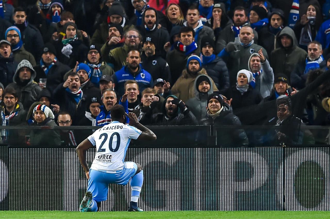 Genova (Italy), 03/12/2017.- Lazio's Ecuadorean forward Felipe Caicedo celebrates after scoring the winning goal during the Italian Serie A soccer match Uc Sampdoria vs Ss Lazio at Luigi Ferraris Stadium in Genova, Italy, 03 December 2017. (Italia) EFE/EPA/SIMONE ARVEDA