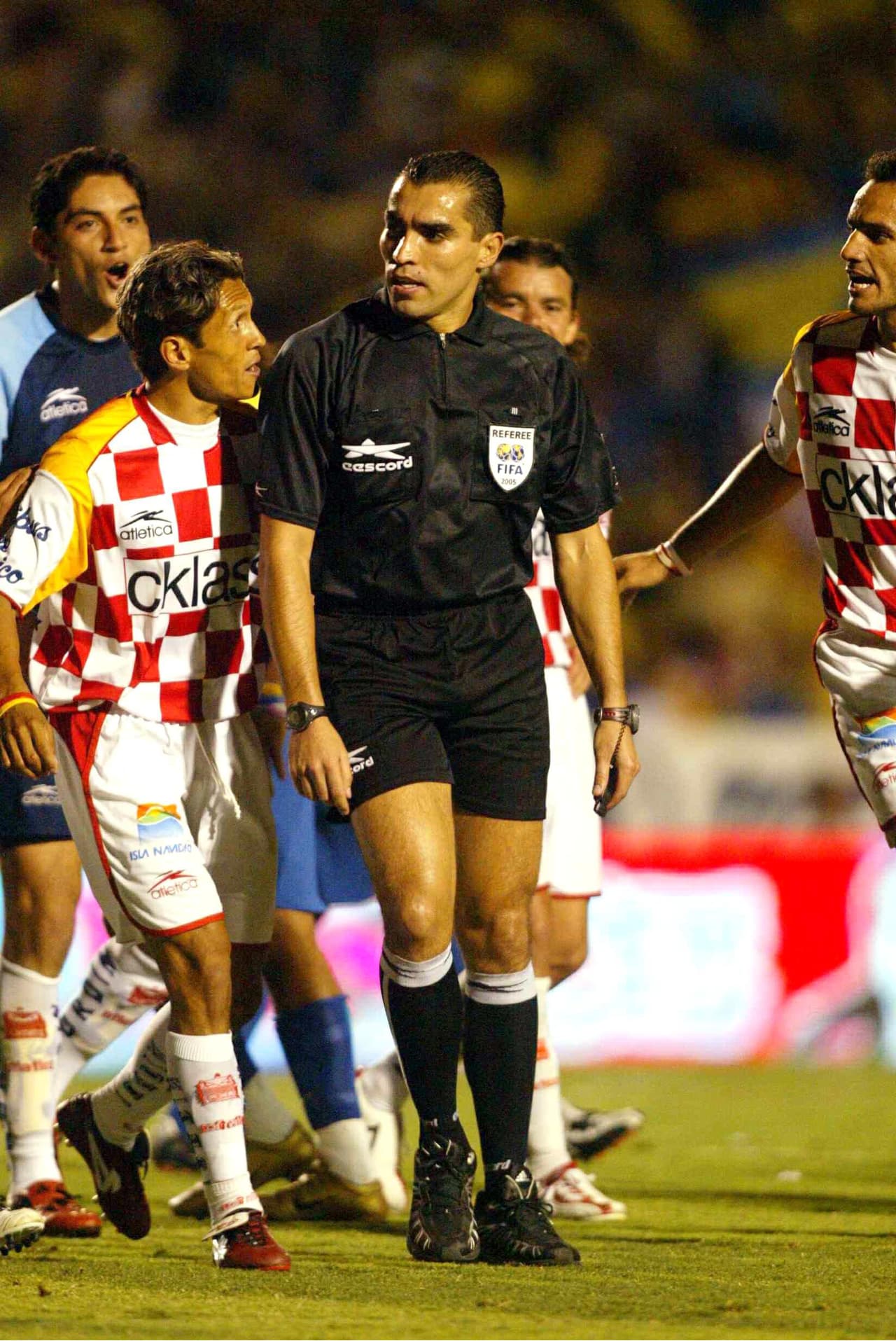 A minutos del silbatazo final, Marco Antonio Rodríguez señaló como penal una simulación de Jesús 'Chuy' Mendoza del América.