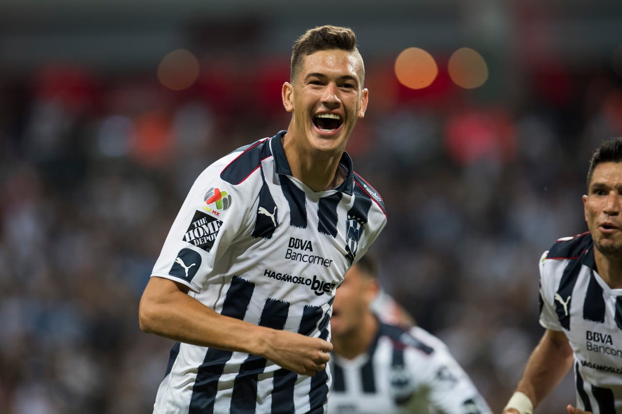 Por otro lado, las Chivas de Guadalajara estarían tras la pista de César Montes. Se dice que José Luis Higuera y Jorge Vergara tienen listos diez millones de dólares por 'El Cachorro'.