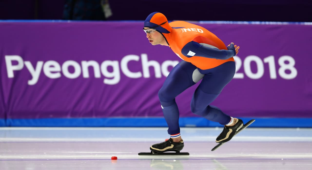 El holandés Sven Kramer ganó la prueba de 5.000 metros en patinaje de velocidad con un tiempo de 6:09.76, nuevo récord olímpico.