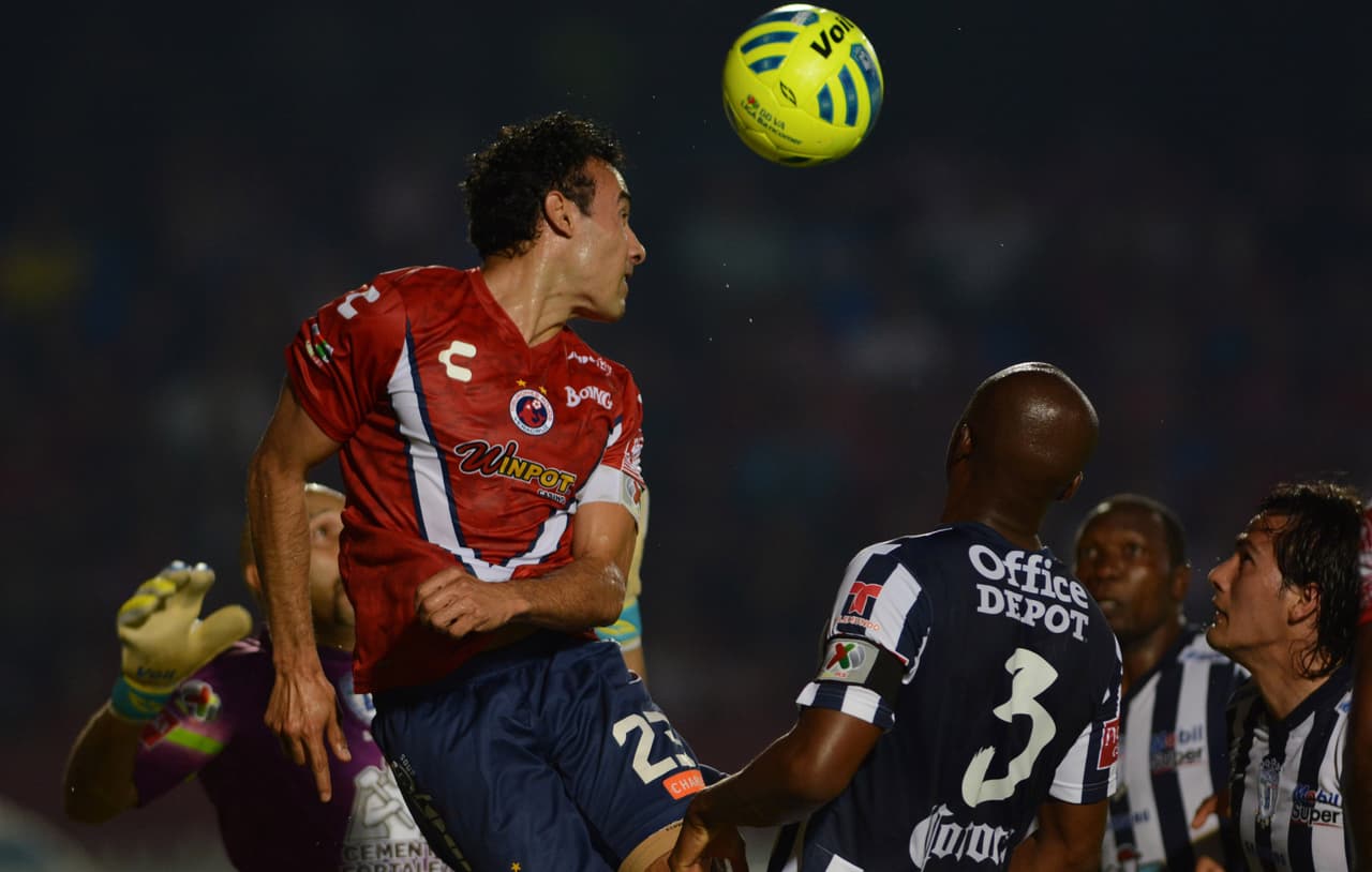 El veterano defensa, fue titular en 18 partidos que jugó con Veracruz y logró anotar en una ocasión, y siempre mantuvo el orden atrás que fue clave para que el equipo escualo no recibiera muchos goles.