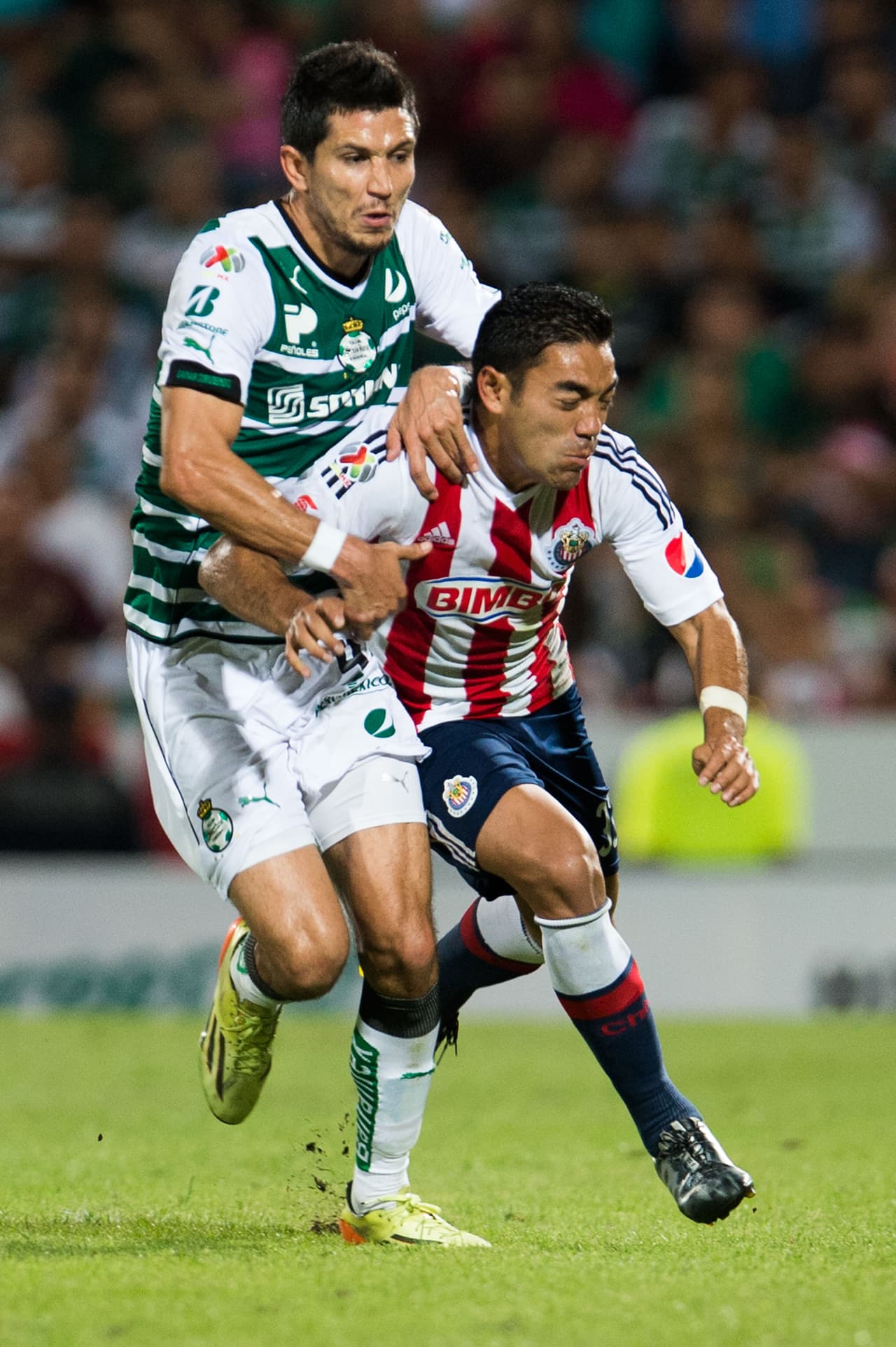 Jesús Molina es un elemento que además de mantener el control en el mediocampo es muy efectivo a la hora de rematar de cabeza ya que a lo largo de su carrera ha conseguido varios goles.
