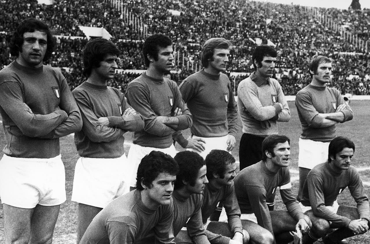 A pesar de que incluso había armas como muestras de poder, Lazio fue un equipo muy compacto en la cancha y la entrega entre los compañeros fue total.