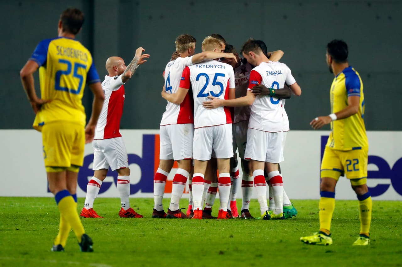 <b>Maccabi Tel Aviv 0-2 Slavia Praha: </b>buen triunfo del equipo checo que con los tres puntos se colgó del segundo lugar en el grupo A. Ahora debe pelear por el último cupo con el Astana.