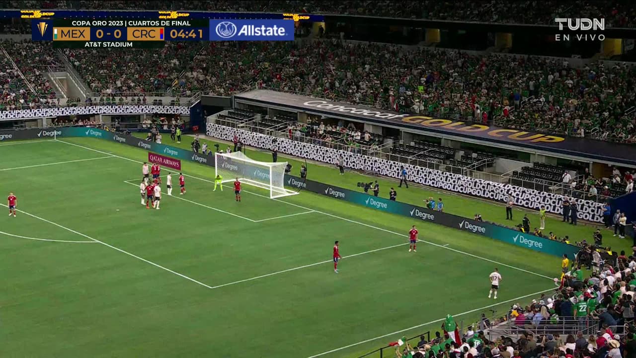 ¡TIRO ATAJADO! disparo por Jorge Sánchez.