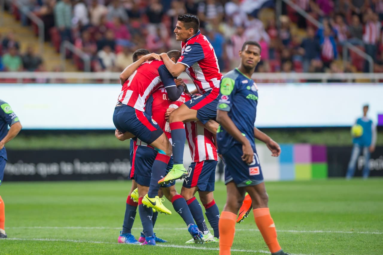 Sin embargo, al minuto 44, un balón que rebotó en Mario Valdez y entró en propia puerta fue el 1-0 a favor del 'Rebaño Sagrado', que se iba al descanso con la ventaja.
