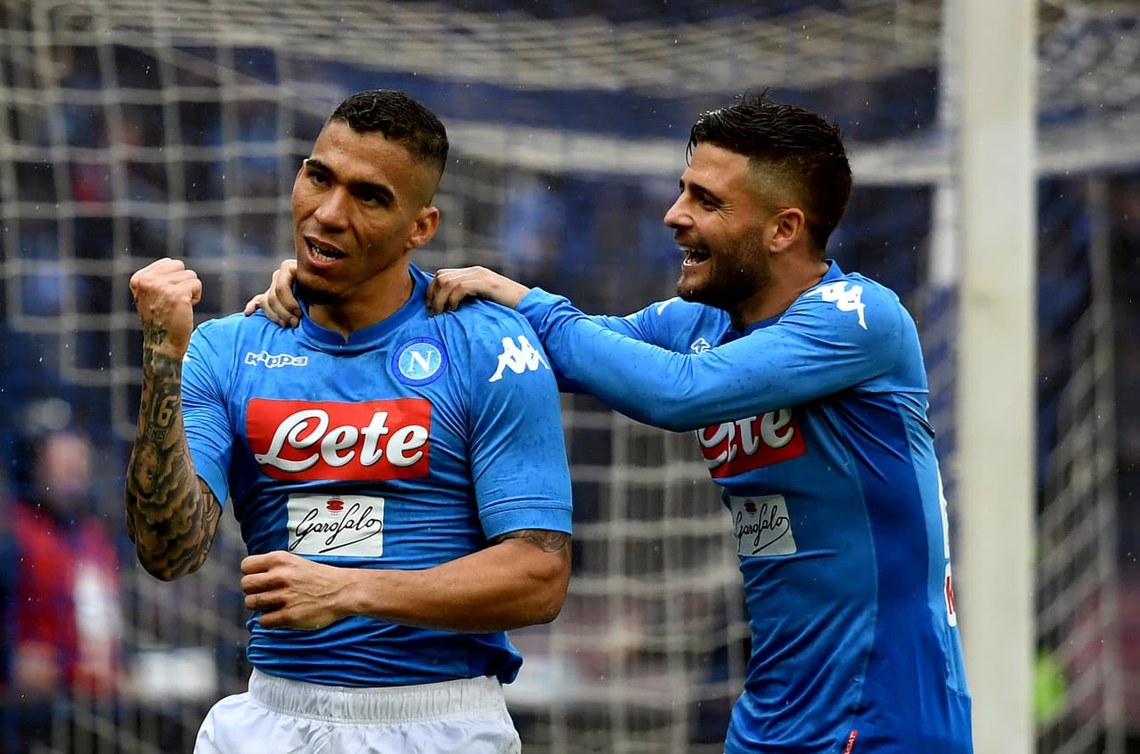 Nápoles gana 1-0 al SPAL y vuelve a superar a la Juventus 