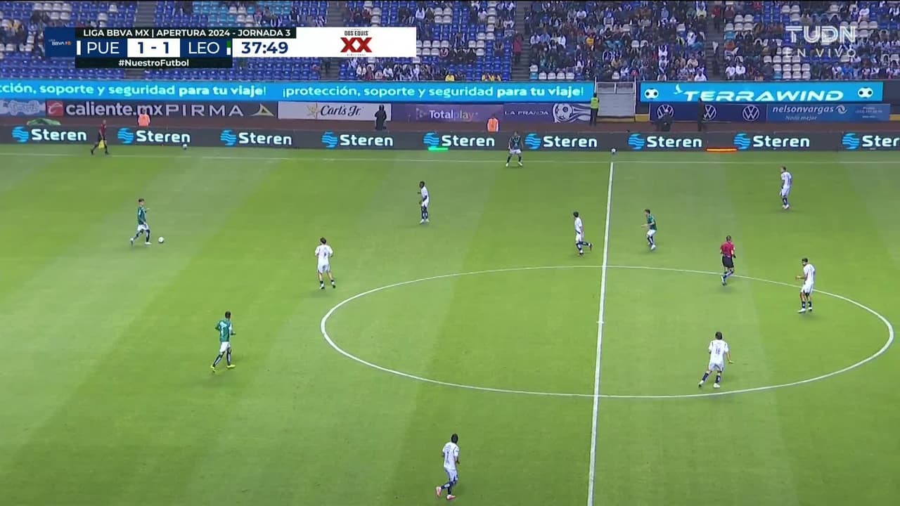 ¡TIRO ATAJADO! disparo por Kevin Velasco.