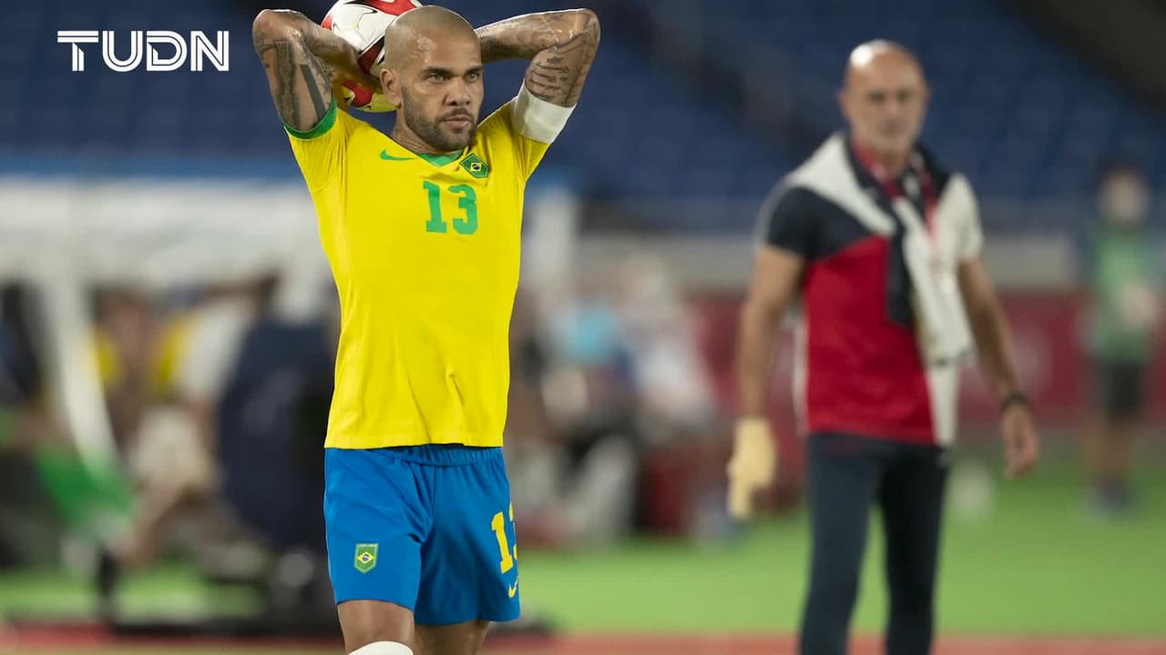 ¡Un lujo! Dani Alves alcanza el título 43 en su carrera