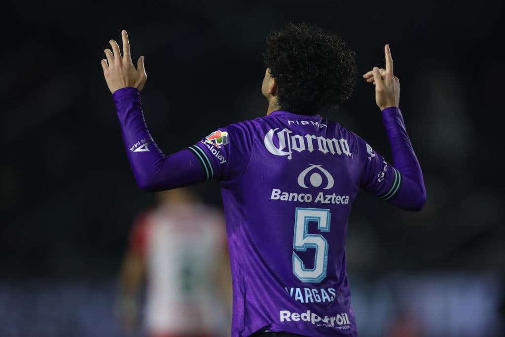 Aristeguieta (28’) y Carlos Vargas (31’) adelantaron a los locales. Juan Delgado (43’) y Zendejas (64’) emparejaron los cartones. A los 71’ apareció Camilo Sanvezzo para convertir por la pena máxima. La J2 del Guard1anes 2021 Mazatlán visitará a los Pumas y Necaxa recibirá al San Luis.