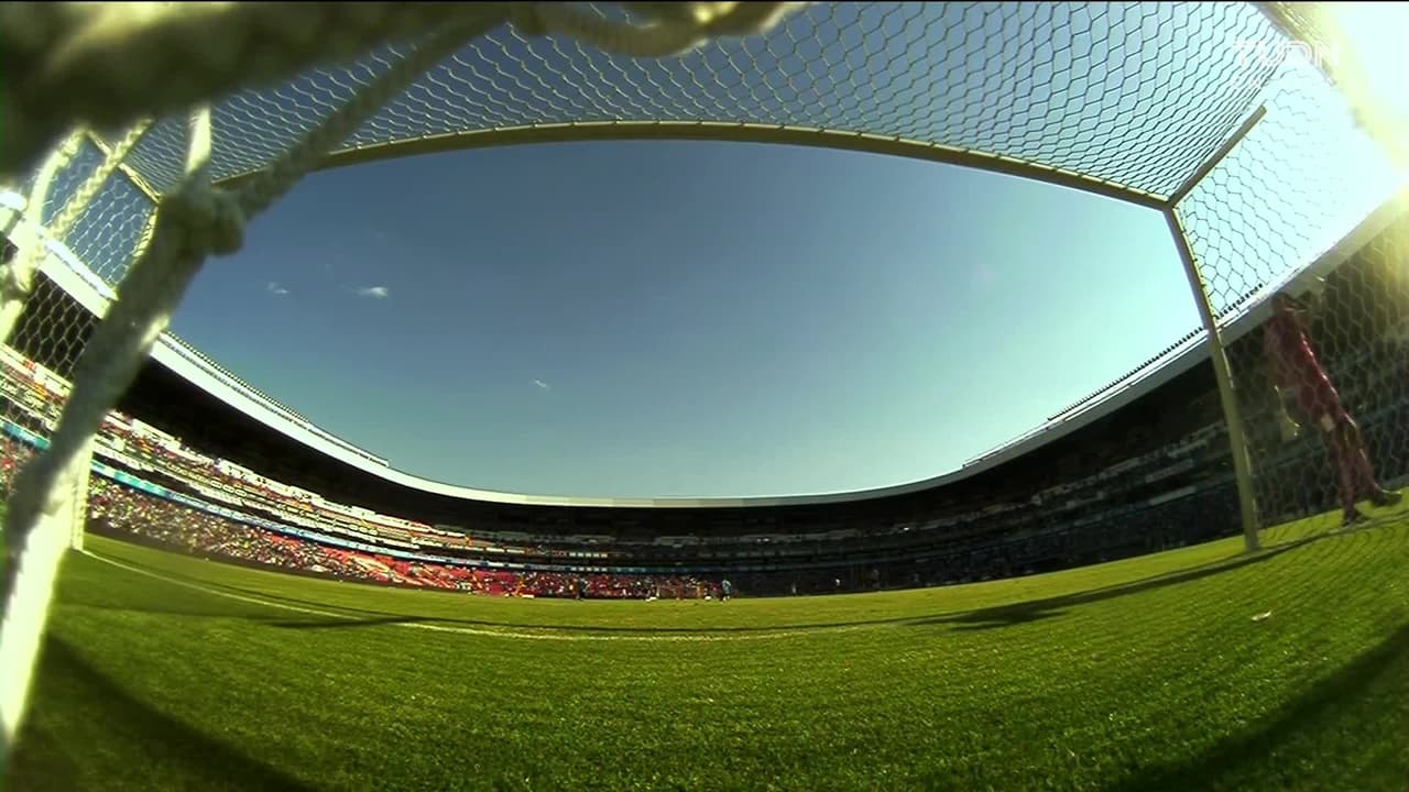 Arranca el partido y la pelota está en juego.