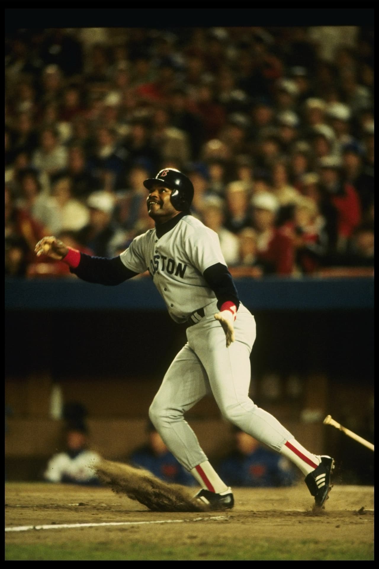 También el 27 de Diciembre dos estrellas del béisbol de las Grandes Ligas, Dave Henderson, ex jugador de los Red Sox, tras un paro cardíaco a los 57 años. Henderson es reconocido por un cuadrangular que conectó en la serie de campeonato de la Liga Americana en 1986 con Boston.