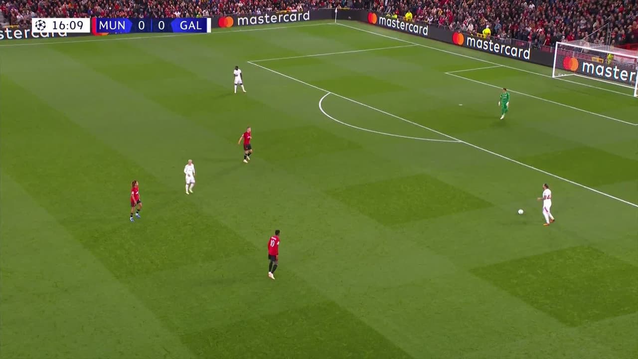 ¡Gol del United! Højlund sella de cabeza y explota Old Trafford