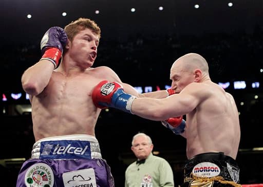 Sin resistencia, ‘Canelo’ se llevó el triunfo por decisión unánime. El británico intento, pero su menor talla fue un aspecto decisivo para no poder dañar al mexicano. (Texto: Geovany Guerrero)