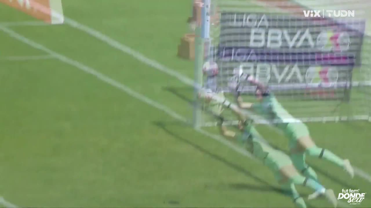 ¡Atajada enferma de Wendy Toledo para evitar el segundo del Puebla!