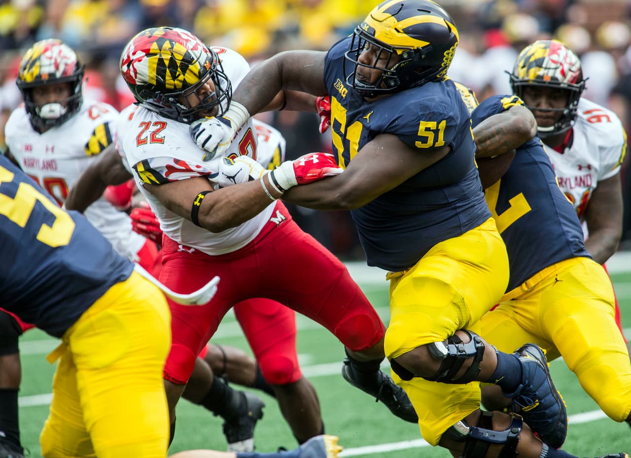 <b>Cesar Ruiz </b>(C) | Pick 24
<br>Equipo: New Orleans Saints
<br>College: Michigan