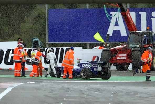 Barrichelo alcanzó por detrás a Alonso y tuvo que abandonar su Gran Premio número 300.