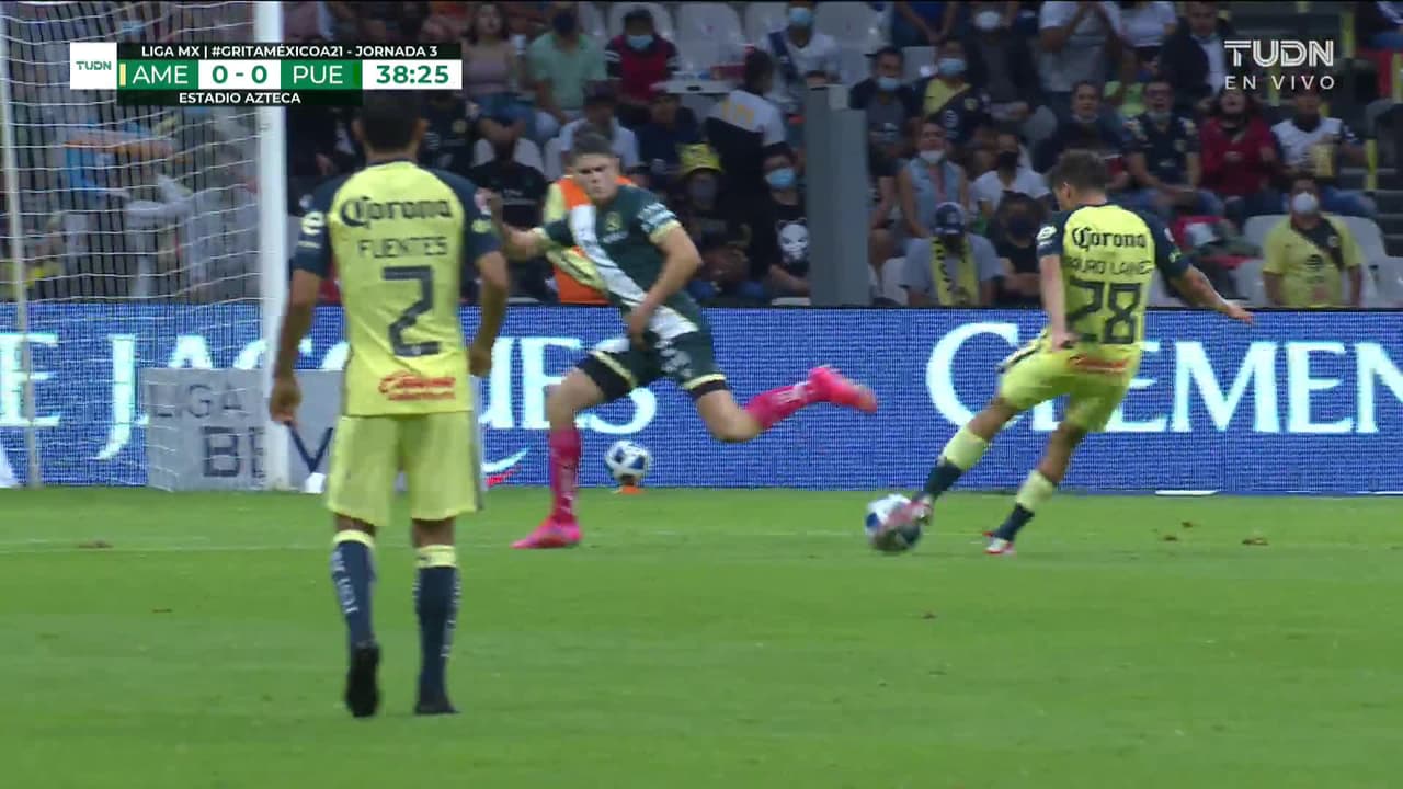 ¡TIRO ATAJADO! disparo por Richard Sánchez.