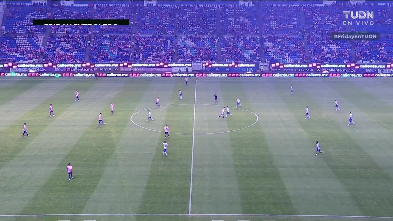 ¡Rueda el balón en el Cuauhtémoc! Puebla recibe a Chivas