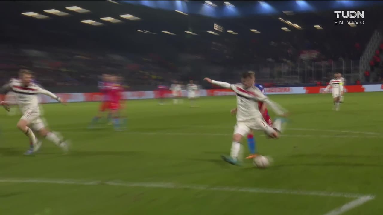 ¡Increíble falla de Mason Mount!