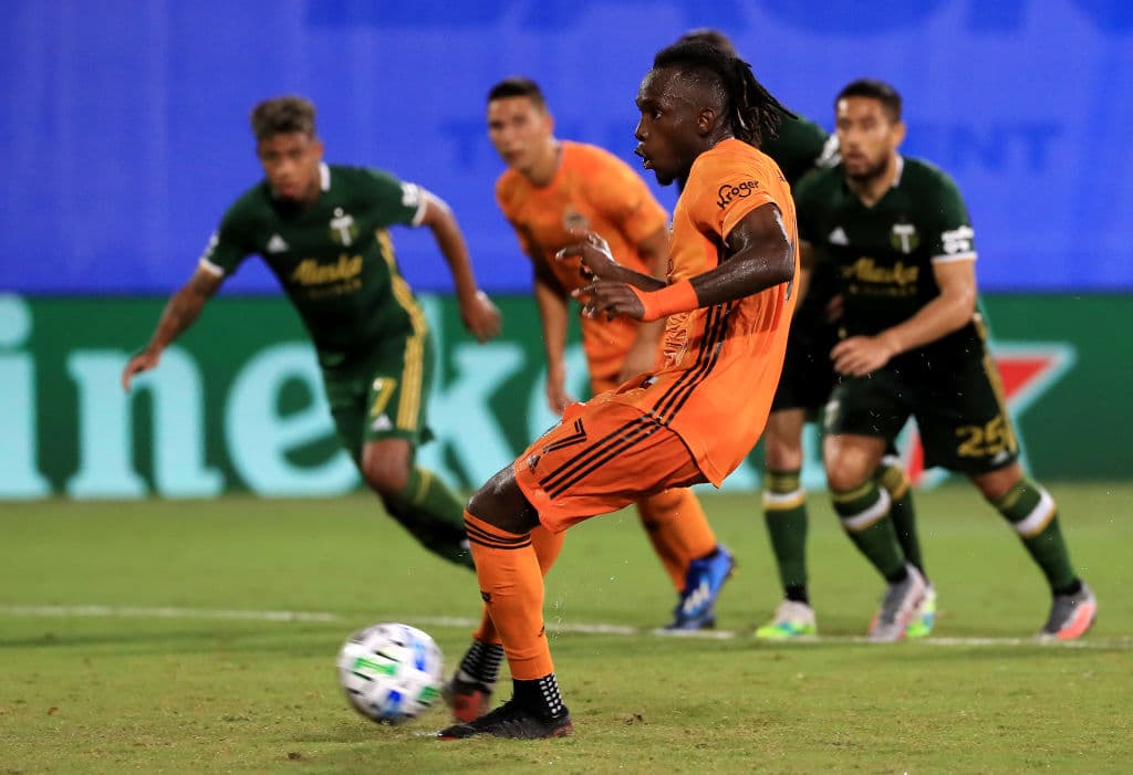 Dos minutos más tarde, el mismo que descontó en el marcador, salió expulsado de la cancha. Portland ya puede pensar en Octavos de Final.