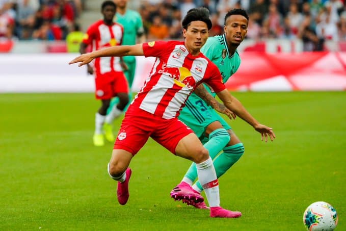 Éder Militao partió, sorpresivamente, como central izquierdo. En defensa cumplió y mostró su capacidad física en las conducciones para desplegarse al ataque. Salió por Nacho al 45'.