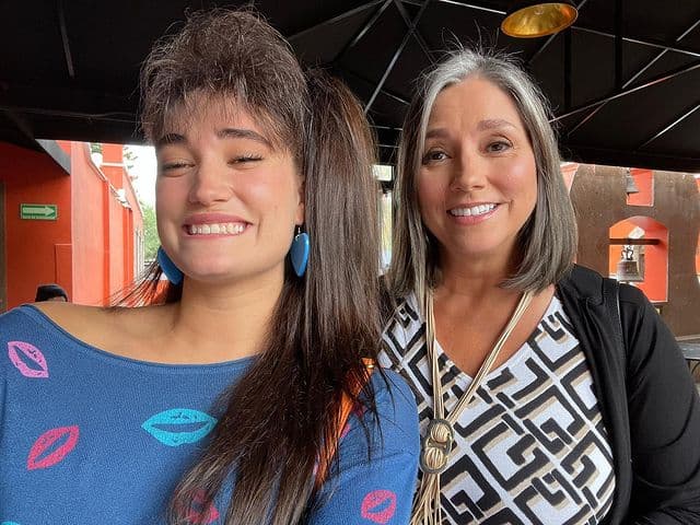 En más de una ocasión, Rivero ha demostrado que mantiene una excelente relación con Maya, por lo que no resulta extraño para sus seguidores que sea ella quien la cuide en los momentos de enfermedad.
<br>