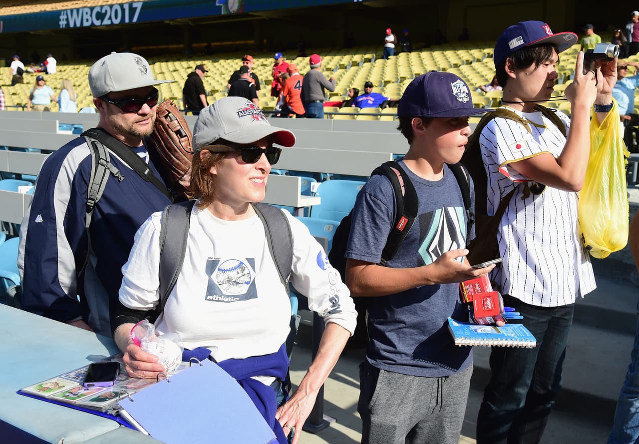 La afición llegando a Dodger Stadium Este Clásico Mundial ha roto todos los récords de asistencia de ediciones previas.