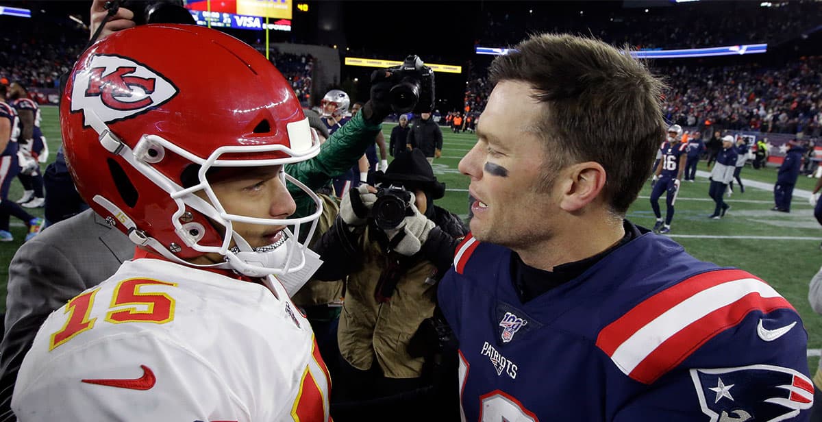 Pat Mahomes es favorito en las apuestas sobre Tom Brady