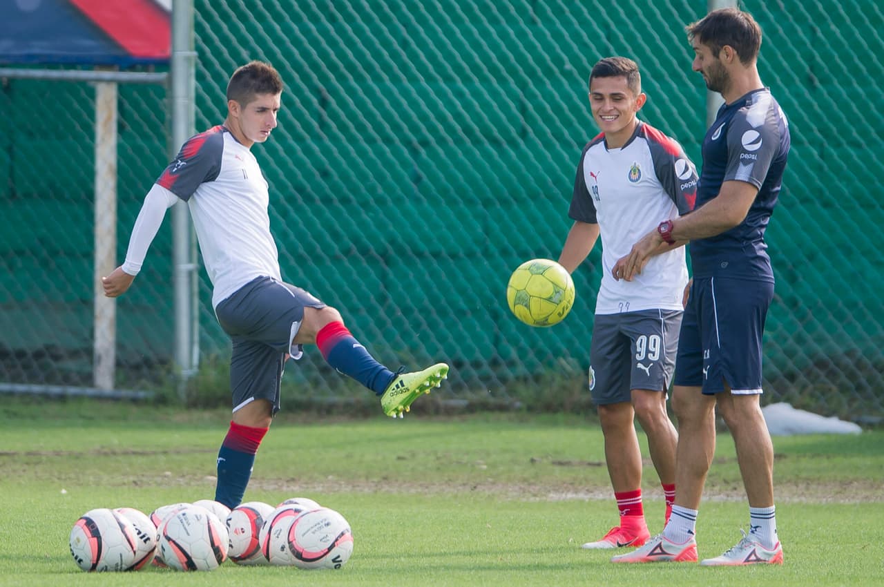 Esa parte humana que tanto conoce Almeyda de sus jugadores fue la que destacó el técnico en medio de esta tragedia. Por eso, el trabajo busca levantar el ánimo de sus dirigidos.