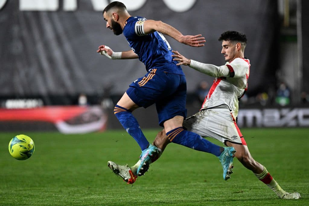 Karim Benzema logró romper el empate 0-0 al minuto 83 para darle la victoria a 'Los Blancos' 0-1 en su visita al Estadio de Vallecas.