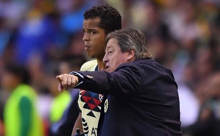 Para Giovani, Miguel Herrera es el mejor DT en la historia del futbol mexicano