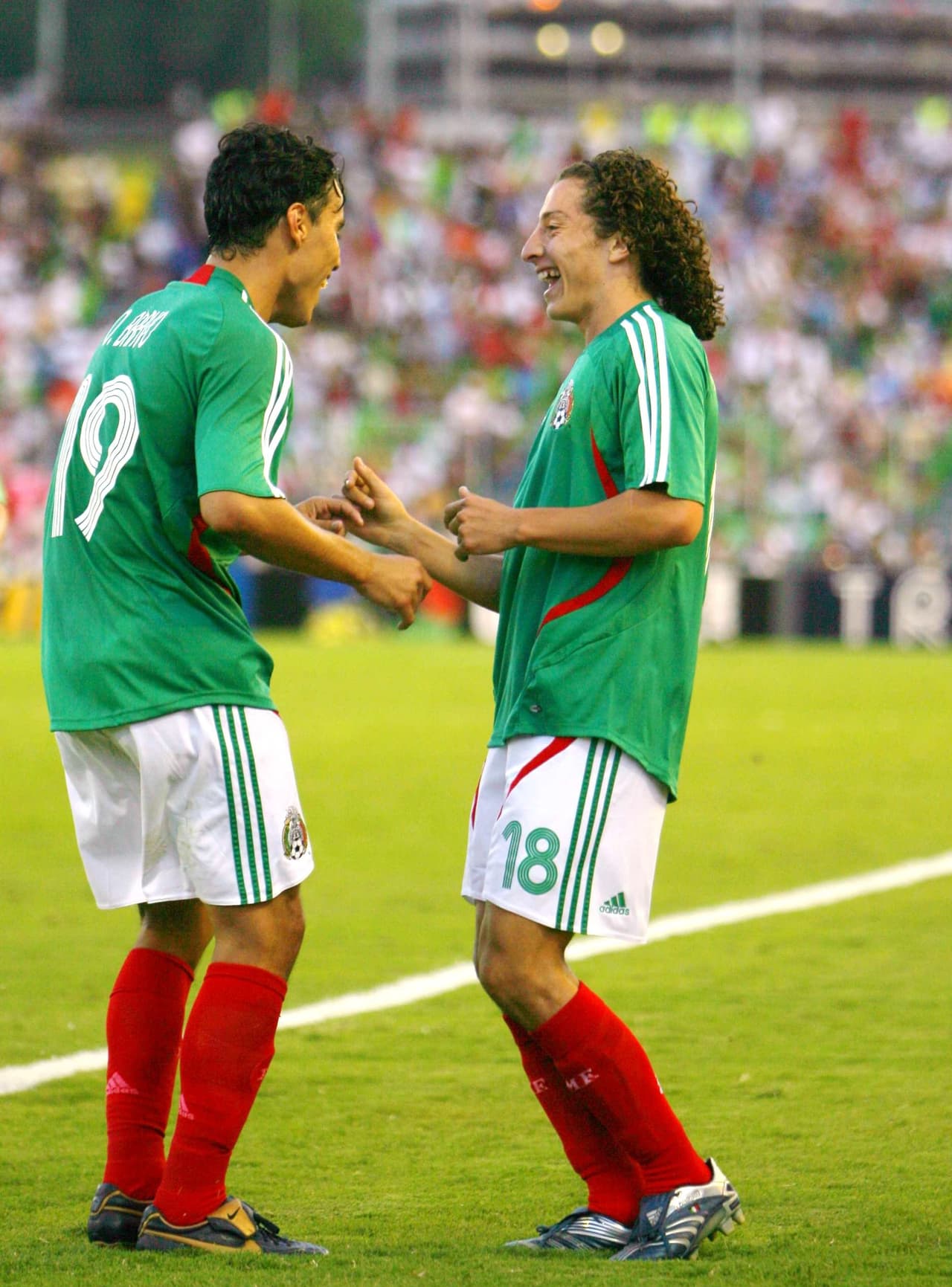 El triunfo del Tri en Caracas se concretó con anotaciones de Omar Bravo (67’) y Andrés Guardado (75’) que cerró la cuenta con un golazo de zurda desde fuera del área para darle la medalla de bronce al equipo mexicano.