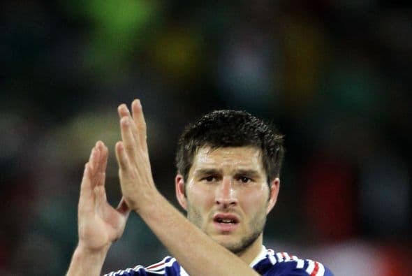 Sus buenas actuaciones lo llevaron de vuelta a la Selección de Francia, a la que solamente había sido convocado una vez en los últimos 5 años.