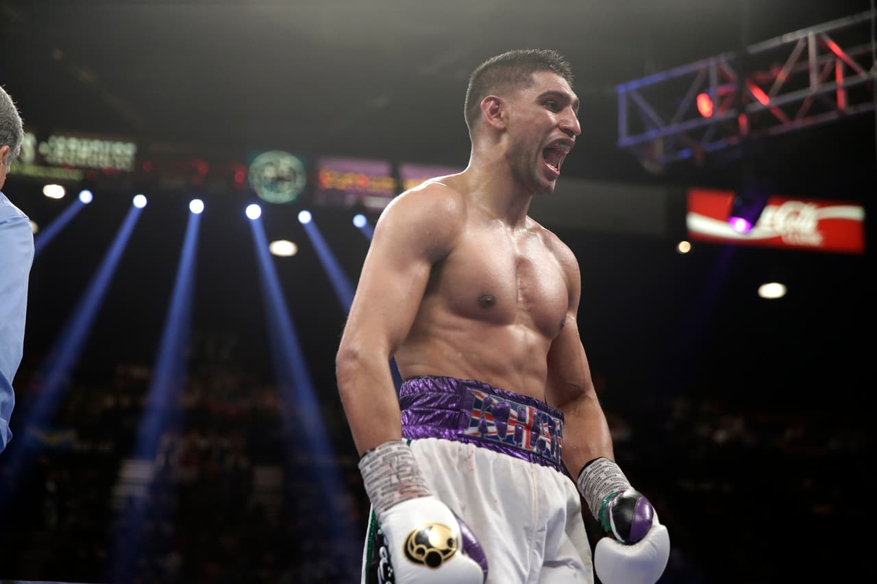 Khan pide a Mayweather Jr.