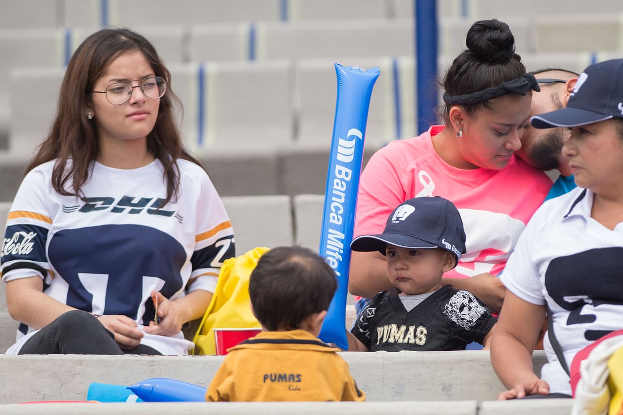 Los niños fueron protagonistas al representar a Pumas y a Toluca como parte del previo del juego, con una niña árbitro, como parte de la fiesta del duelo de la Jornada 16 de la Liga MX.