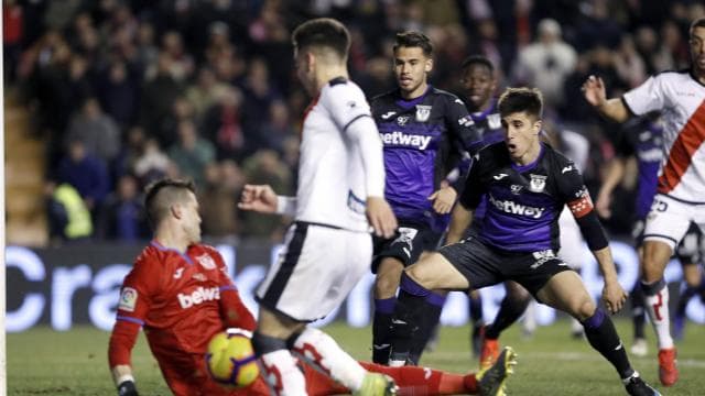 Tuvo sus intervenciones en defensa el jugador mexicano quien viene de una breve etapa con el Fenerbahce de Turquía.