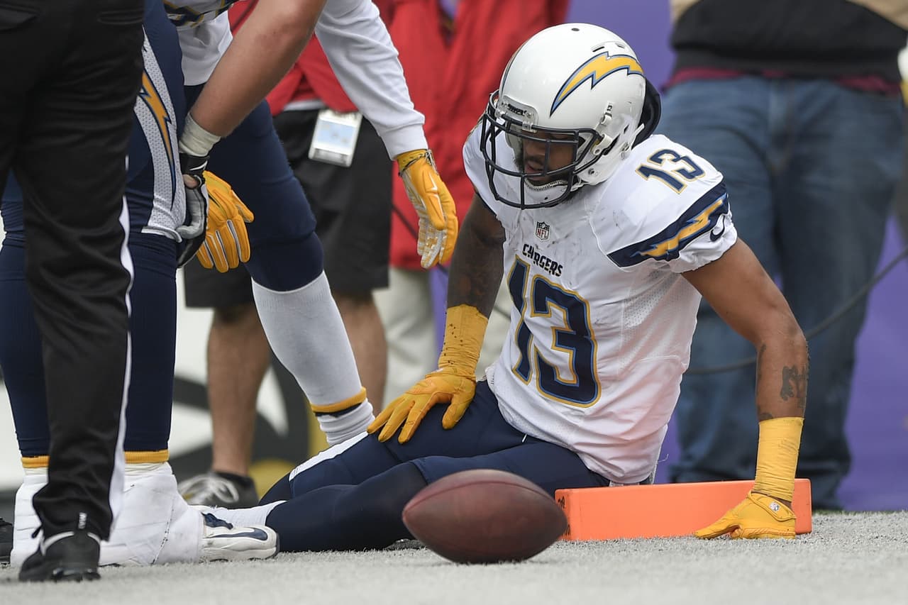 KEENAN ALLEN - El mejor receptor de los San Diego Chargers fuera todo el año por una lesión renal.