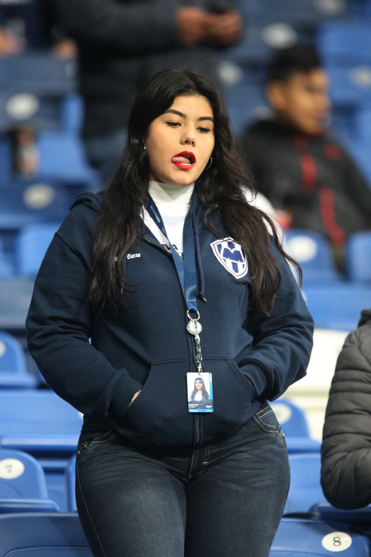 Ambiente festivo y de gran colorido por la Ida de la Semifinal entre Monterrey y Cruz Azul en la Liguilla de la Liga MX. Así lo vivieron la afición local y visitante.