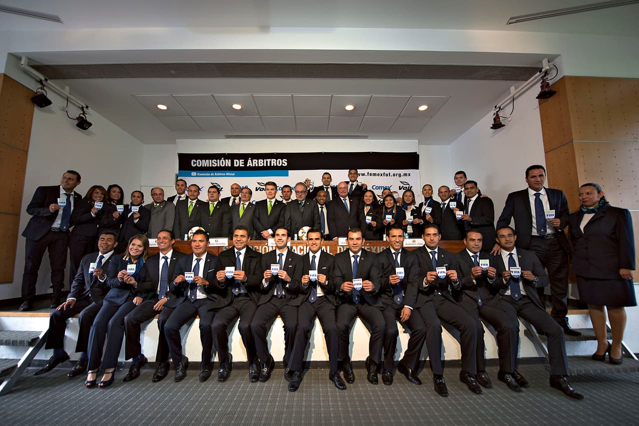 Donde no se atrevieron los jugadores, pisan terreno los árbitros