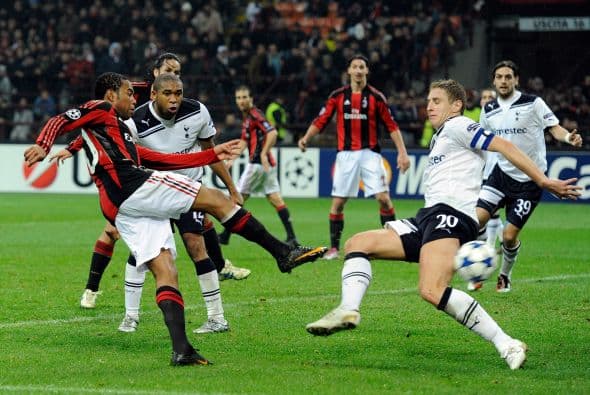 El defensa neutralizó a Robino, Zlatan, Pato y compañía.