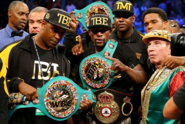 Floyd Mayweather le ganó la revancha en 12 asaltos a Marcos Maidana y retuvo los cinturones welter y superwelter del CMB.
